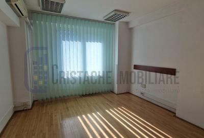 Birou 4 camere, decomandat,  metrou Unirii la 10 min. - 1