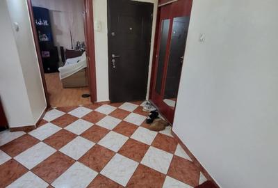 Apartament cu 3 camere decomandat, mobilat în Rahova
