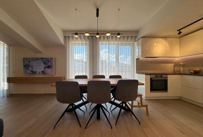 Apartament cu 3 camere decomandat, mobilat în Tractorul