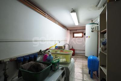 Vila cu 9 camere, 5 bai | D+P+1+M | 416mp teren - 31