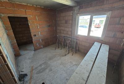 Duplex despartit prin cam. tehnica /  Toate utilitatile - 11