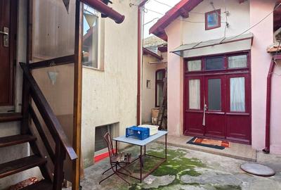 CENTRU 2 CORPURI DE CASA DIN CARAMIDA 5 CAMERE 2 BAI 2 BUCATARII UTILITATI, GAZE - 1