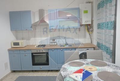 Apartament cu 2 camere semidecomandat, mobilat în Ultracentral