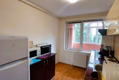 Apartament cu 2 camere decomandat în Zorilor