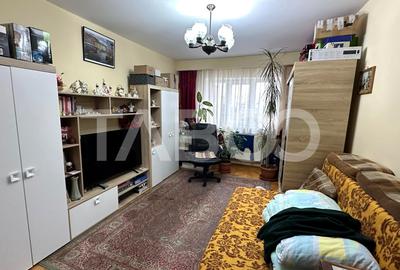 Apartament cu 2 camere decomandat în Valea Aurie