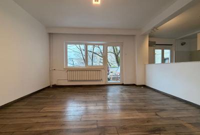 Apartament cu 3 camere decomandat în Barbu Văcărescu