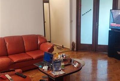 Apartament cu 3 camere semidecomandat în Dacia