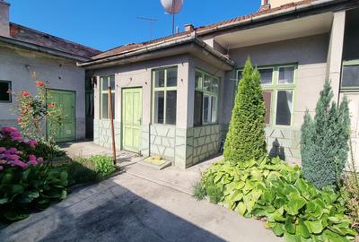 De vânzare casă 2 camere, 78 mp zona centrală.