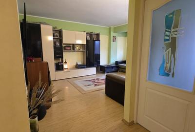 Primo, doua camere decomandat etaj 1 - 3