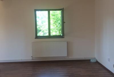 Vila 2005,metrou Brancoveanu 14 min, P+1, su 200mp, 5 camere,3 bai, teren 200 mp - 2