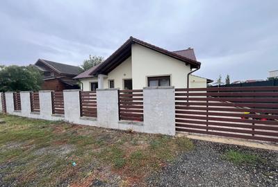 Casă individuală cu 3 camere în Vladimirescu
