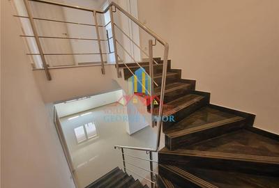 Duplex cu 4 camere în Central