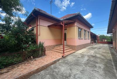 Casă individuală cu 3 camere în Mărăști