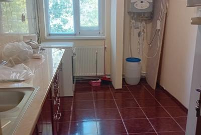 Apartament cu 4 camere decomandat, mobilat în Tomis Nord