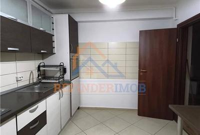 Apartament cu 3 camere decomandat, mobilat în Apărătorii Patriei