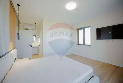 De vânzare Vilă cu 8 camere în Sânmartin, 290 mp util, teren 1100 mp - 43