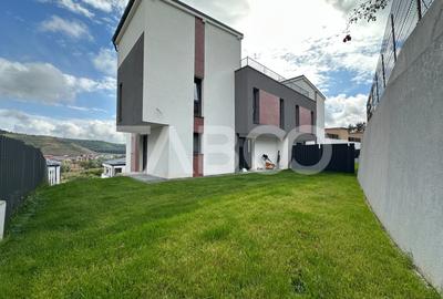 De vanzare duplex 200 mp utili si teren liber 180 mp Floresti - 1