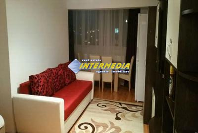 Garsonieră decomandată, mobilată în Cetate