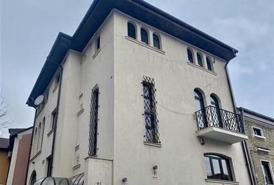 Casă individuală cu 8 camere în Cișmigiu