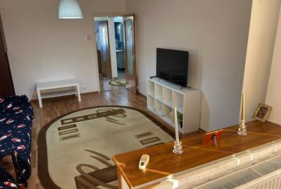 Apartament cu 2 camere decomandat, mobilat în Văcăresti