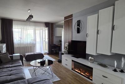 Apartament cu 3 camere decomandat în Turnișor
