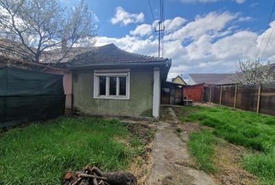 In frumoasa zona RONAT-la vanzare teren cu casa pentru renovare sau demolare - 1