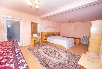 Apartament cu 4 camere semidecomandat, mobilat în Ana Ipătescu