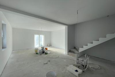 Duplex cu 4 camere în Moșnița Nouă