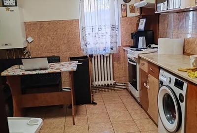 Apartament cu 2 camere decomandat, etaj 1/4, zona Dacia - 1