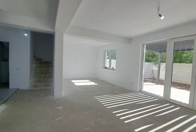 Casă cu 6 camere în Pipera
