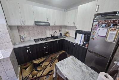 Apartament cu 3 camere decomandat în Frumoasa