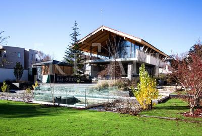 Vanzare casa. vila 7 camere | Arhitectura deosebita, Deschidere lac | Petricani - 1