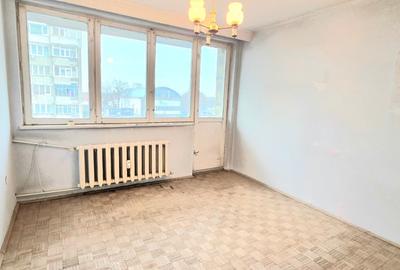 Apartament spatios cu balcon -  Gara etaj 3 - 1