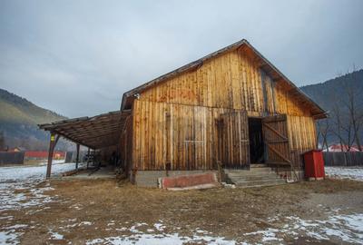 De vanzare| Hala industriala + teren, post trafo propriu, Borca, Neamt - 1