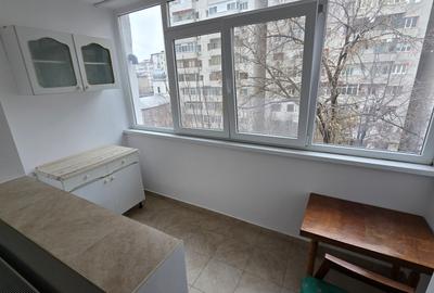 Apartament de vanzare  2 camere, renovat si mobilat complet,  central Focsani - 7