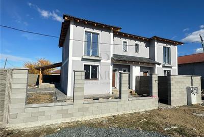 Duplex cu 4 camere în Moșnița Nouă