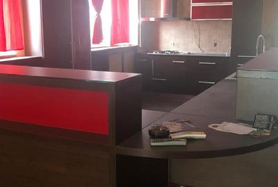 Apartament cu 6 camere decomandat în Străulești