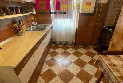 Apartament 2 camere, str.Podgoriilor, etaj 2, gaze