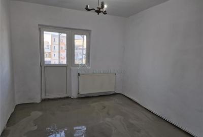 Vand apartament 3 camere amvelopat Urziceni Centru - 7