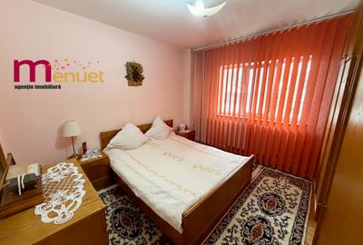 Apartament 3 camere,str.Victoriei,etaj 1,90 mp - 10