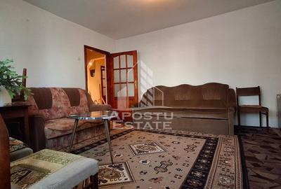 Apartament cu 3 camere decomandat, mobilat în Miorița