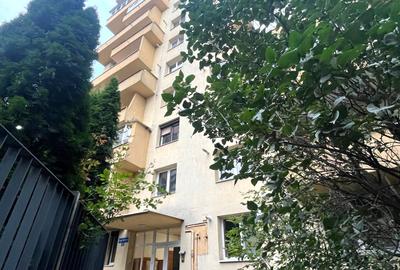 Apartament 2 camere, renovat, etaj 3/10 – zona  Hotel Victoria Bulevard - 1