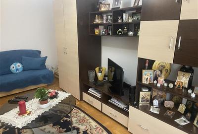 Apartament 2 camerec , zona centrala 2 Stejari , et 2 4, decomandat , centrala t - 3