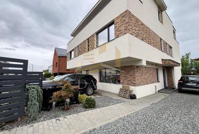 Casă individuală cu 5 camere în Bună Ziua