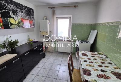 Vânzare apartament 4 camere, et.2, situat în Târgu Jiu, strada Progresului - 5