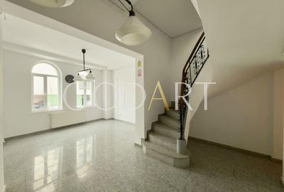 Vila spatioasa | Complet renovată | Central - 1