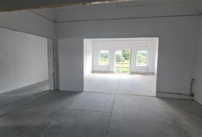 Spatiu 700mp et.1 in zona Aeroport, Arad - 5