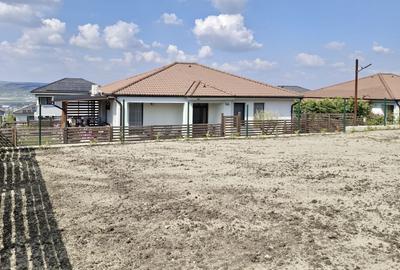 Comision 0! Casa individuala, 150 mp, 4 camere, 4 bai, Dezmir - 9