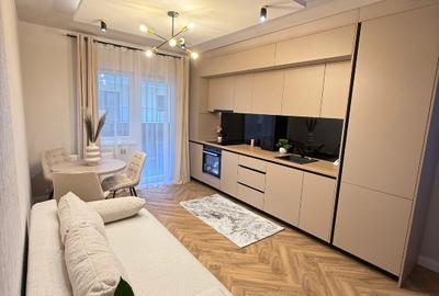 Apartament cu 3 camere semidecomandat în Florești