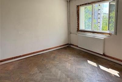 Basarabia,apartament 3 camere,bloc reabilitat,centrala termica,boxa - 3